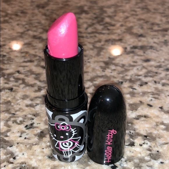 MAC Cosmetics x Sanrio Strayin’ Frost lipstick - Picture 1 of 5